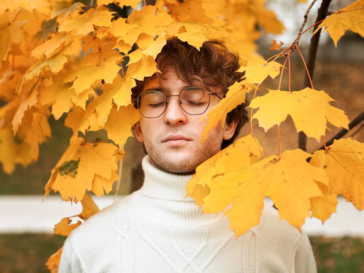 Stanchezza autunnale: cause, sintomi e rimedi efficaci per ritrovare energia