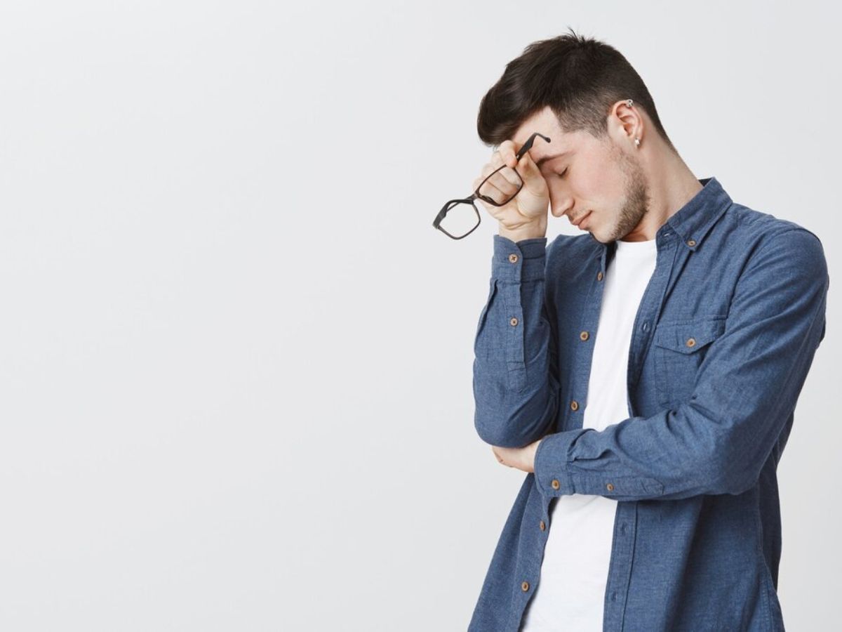 Mal di testa da cervicale: cause, sintomi e rimedi efficaci per alleviarlo